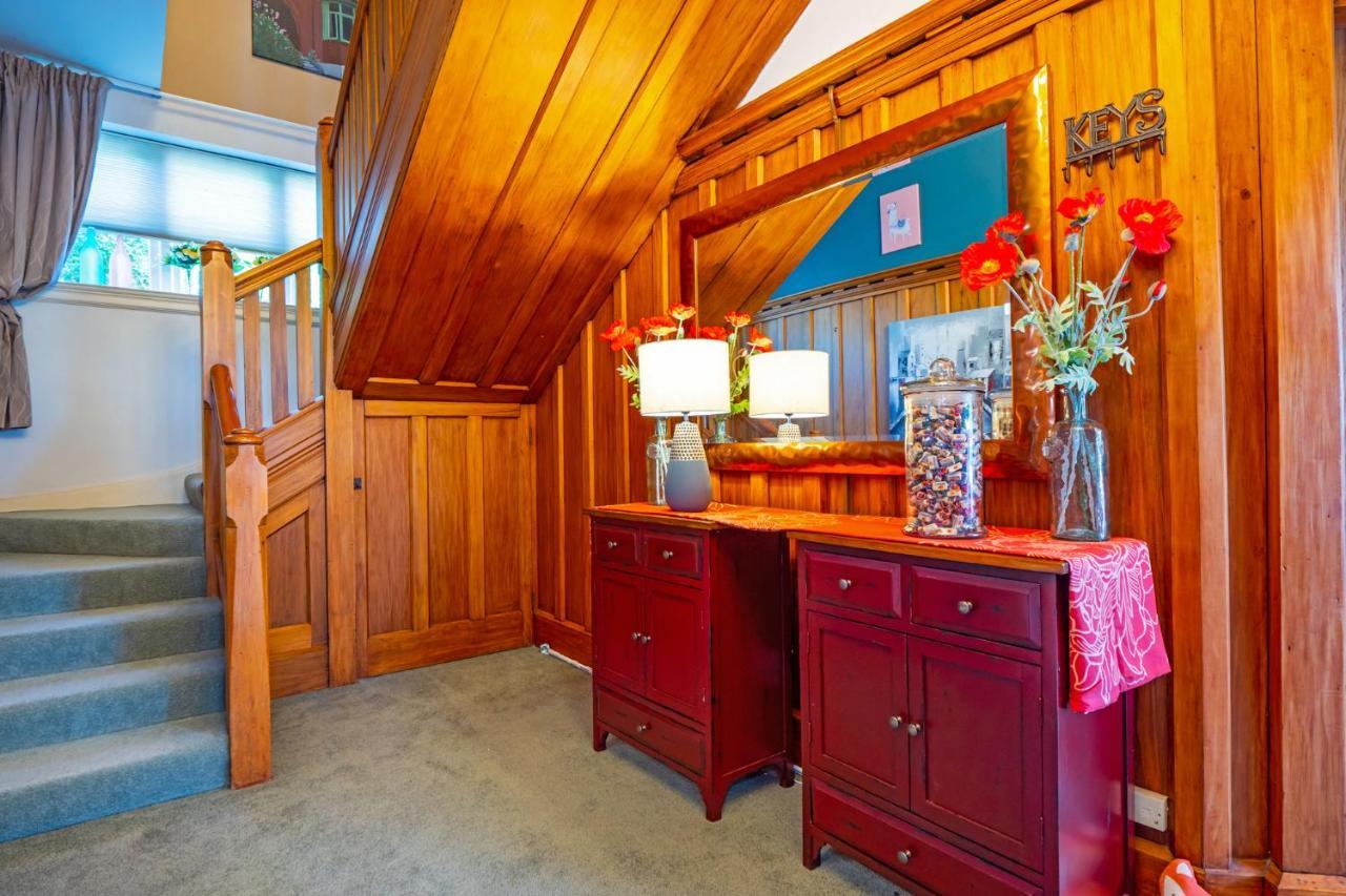 The Ocean Breeze Cbd Bed & Breakfast Timaru Bagian luar foto