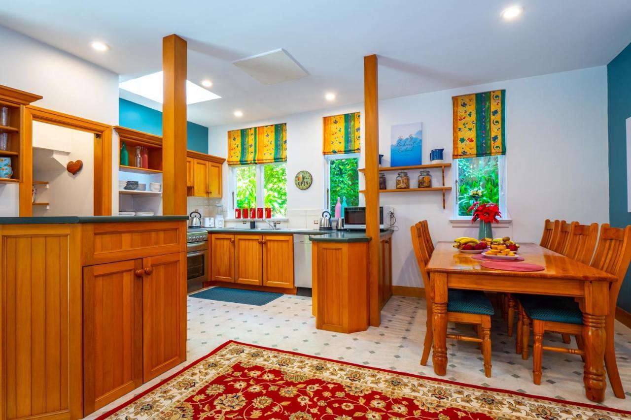 The Ocean Breeze Cbd Bed & Breakfast Timaru Bagian luar foto