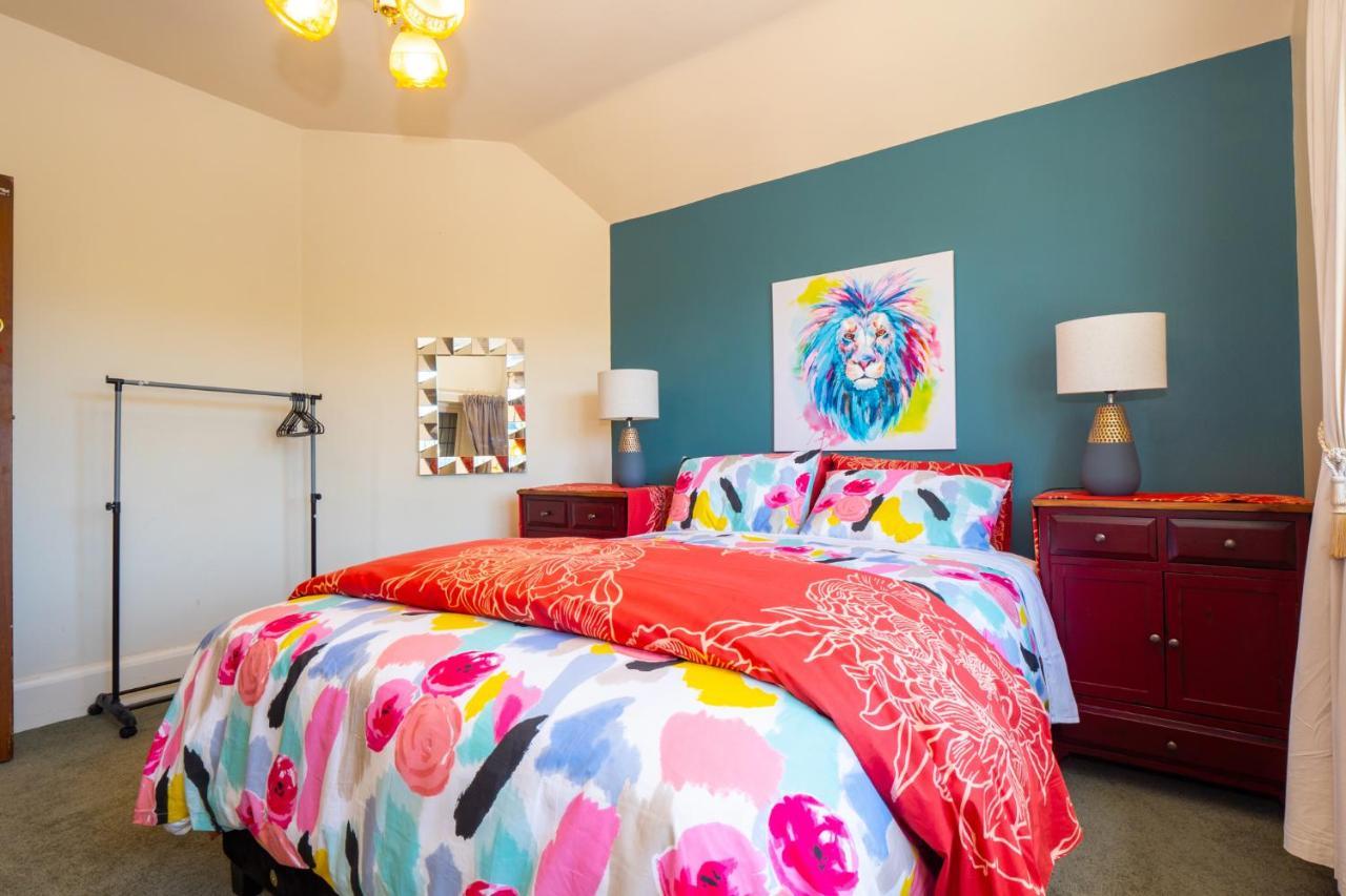 The Ocean Breeze Cbd Bed & Breakfast Timaru Bagian luar foto