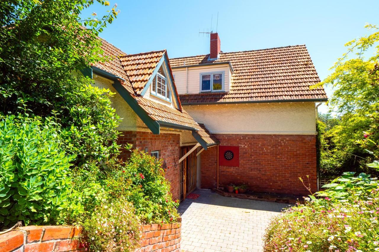 The Ocean Breeze Cbd Bed & Breakfast Timaru Bagian luar foto