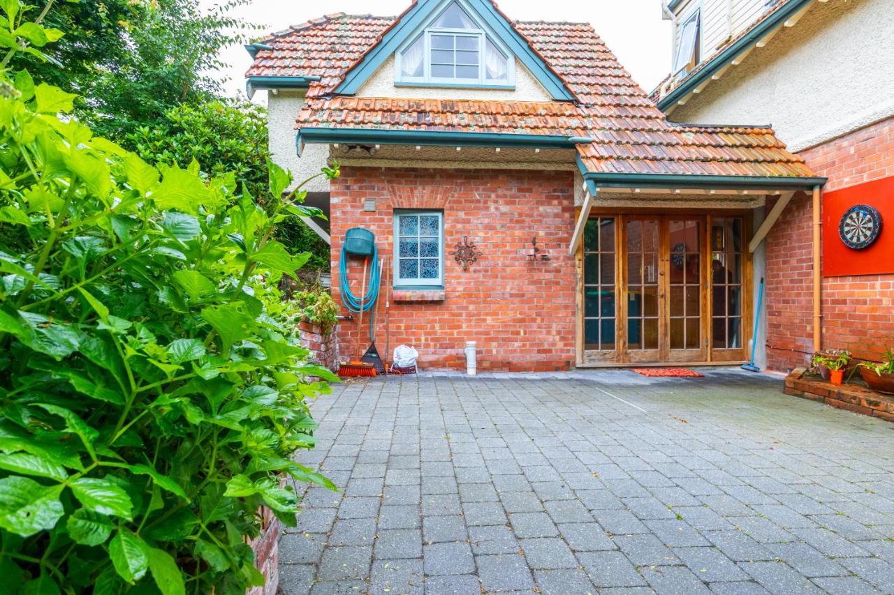The Ocean Breeze Cbd Bed & Breakfast Timaru Bagian luar foto