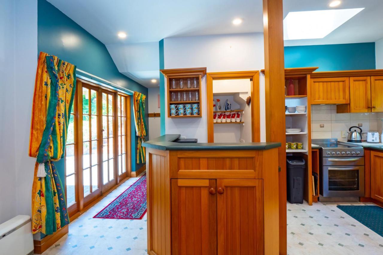The Ocean Breeze Cbd Bed & Breakfast Timaru Bagian luar foto