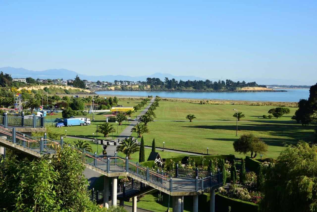 The Ocean Breeze Cbd Bed & Breakfast Timaru Bagian luar foto