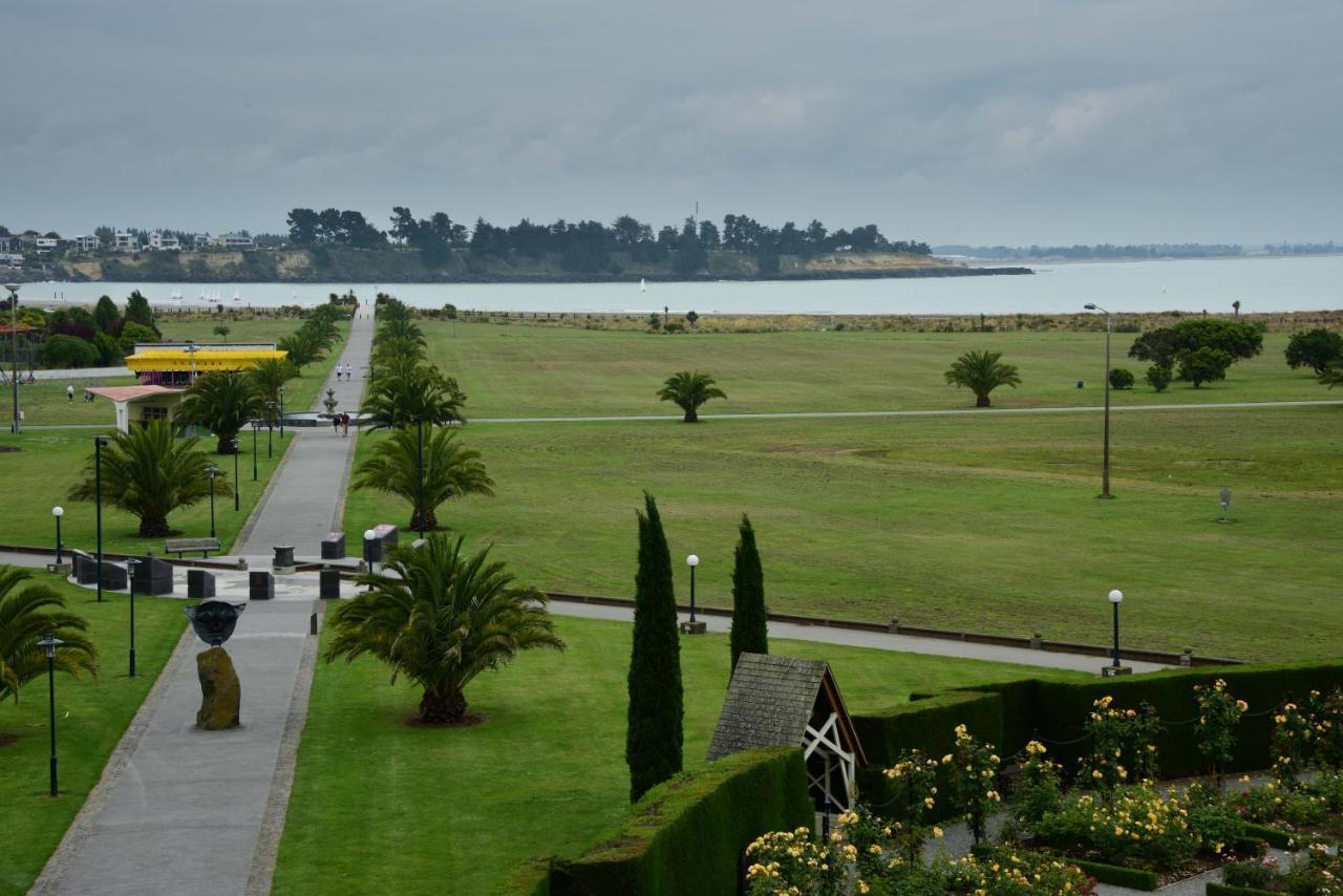 The Ocean Breeze Cbd Bed & Breakfast Timaru Bagian luar foto