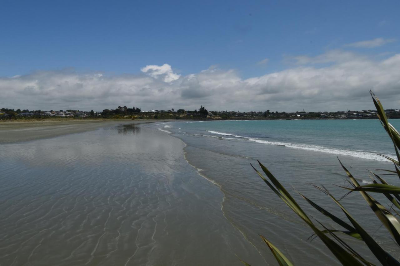 The Ocean Breeze Cbd Bed & Breakfast Timaru Bagian luar foto