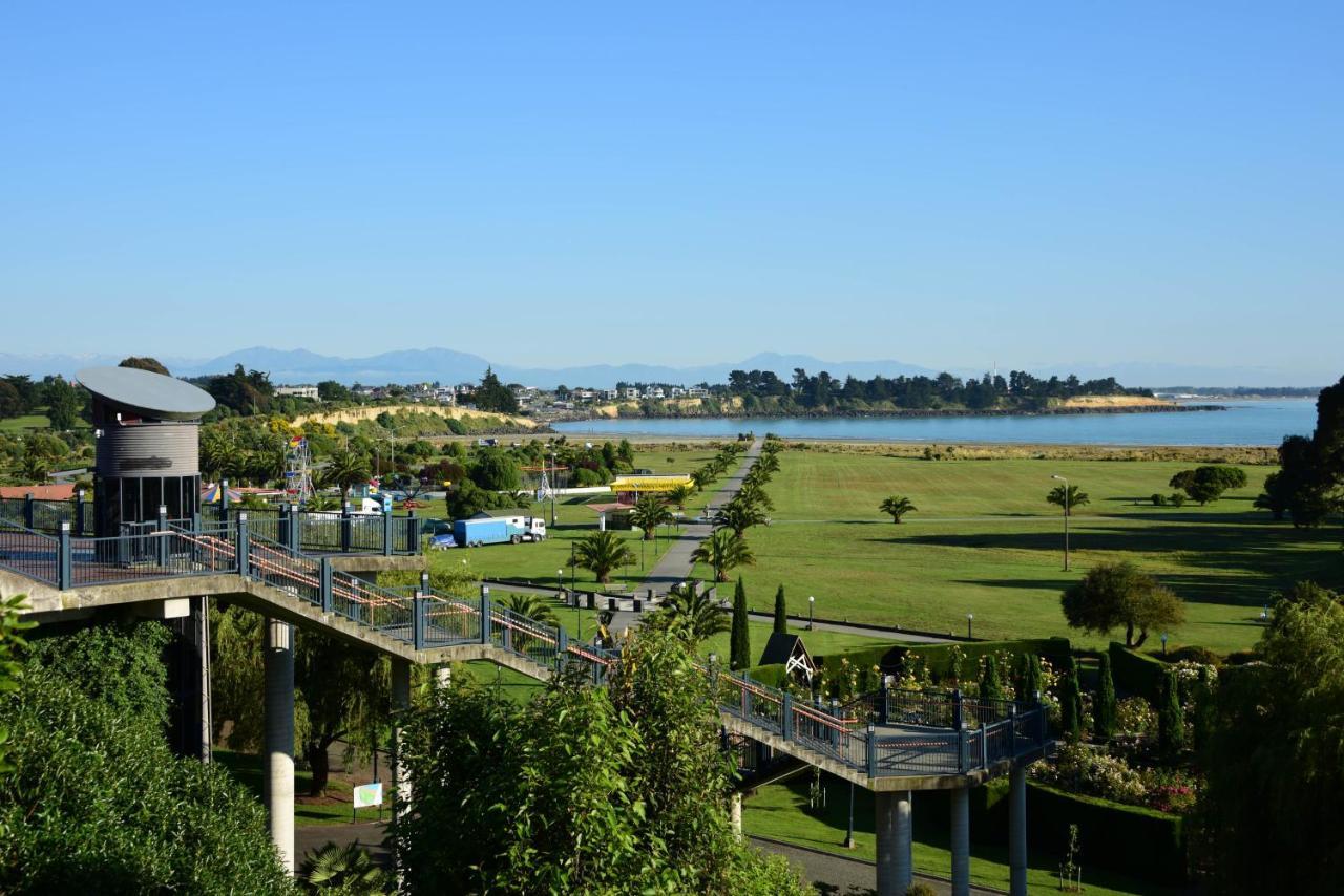 The Ocean Breeze Cbd Bed & Breakfast Timaru Bagian luar foto