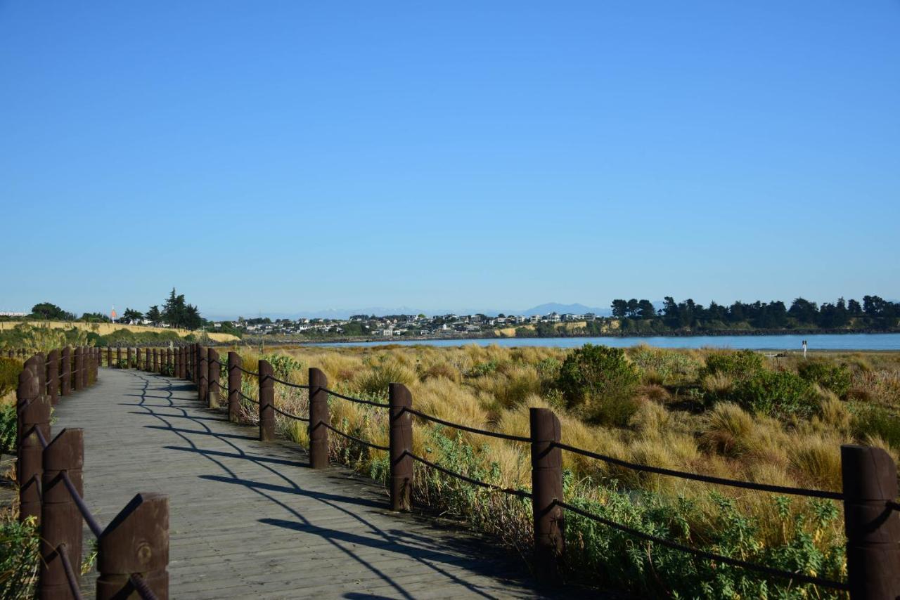 The Ocean Breeze Cbd Bed & Breakfast Timaru Bagian luar foto